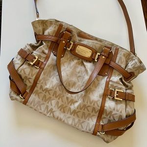 MK Gansevoort Tan/Brge Large Tote
